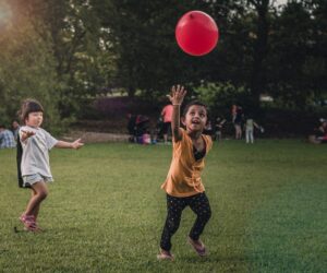 Photo Kids playing