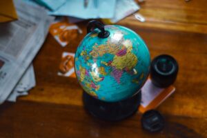 Photo "How to increase your income as a freelancer through international collaborations"