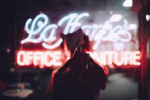 Photo "5 sales techniques that will help you attract clients as a freelancer"