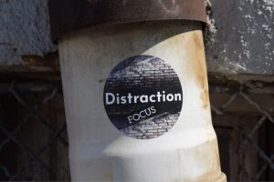 Photo "How to maintain your focus in the face of daily distractions and challenges"