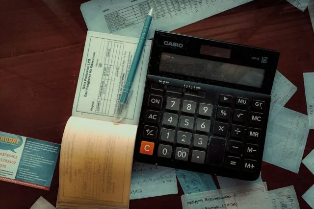 Photo common financial mistakes